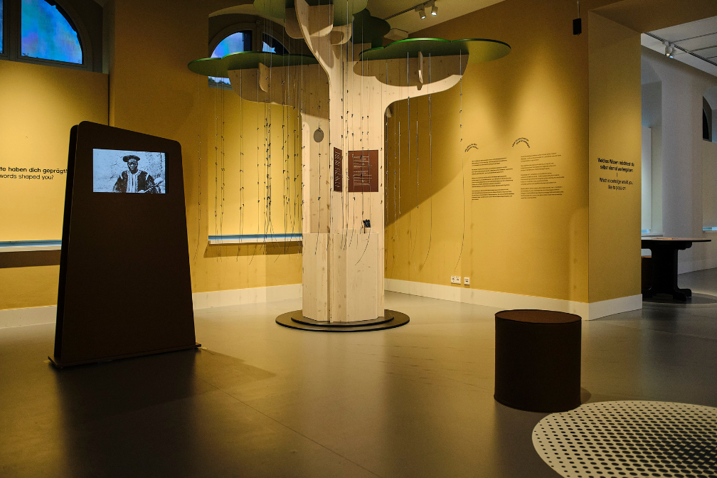 Baobab-Baum in der Sonderausstellung Hört, hört im Forum Wissen